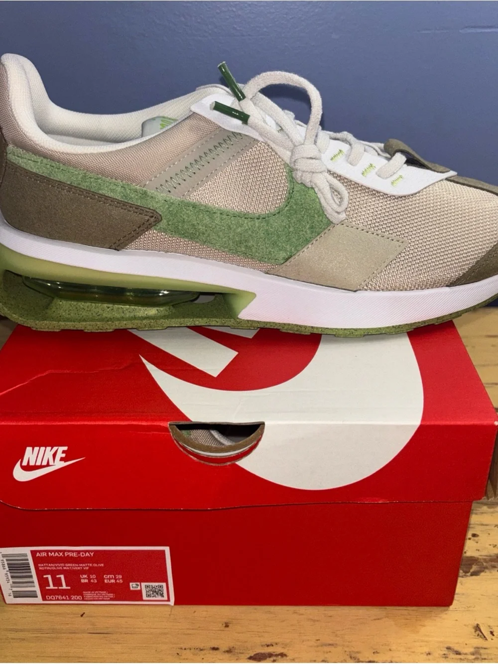 Nike Air Max Pre-Day Men's Shoes in Beige, Green, White